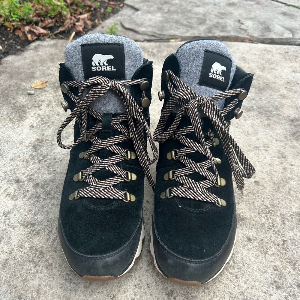 Sorel Kinetic Impact Ankle Boots, size 9.5 - Picture 3 of 13